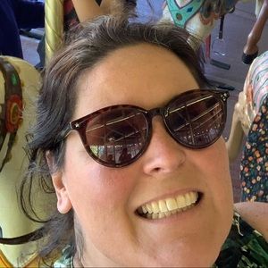 Meet your Posher, Tania